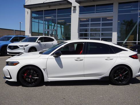 Used 2025 Honda Civic Type R image 3