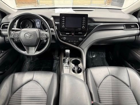 Used 2023 Toyota Camry SE image 4