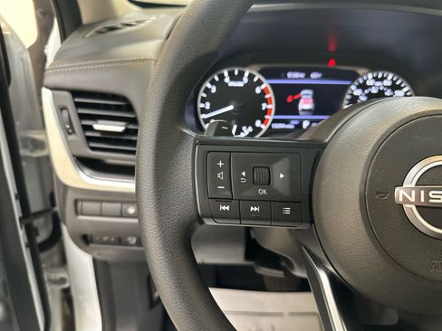 Certified 2024 Nissan Rogue SV image 20