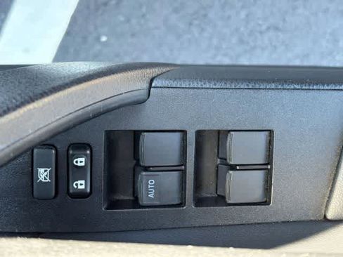 Used 2015 Toyota Corolla S image 12