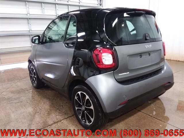 Used 2016 smart fortwo passion RWD image 6