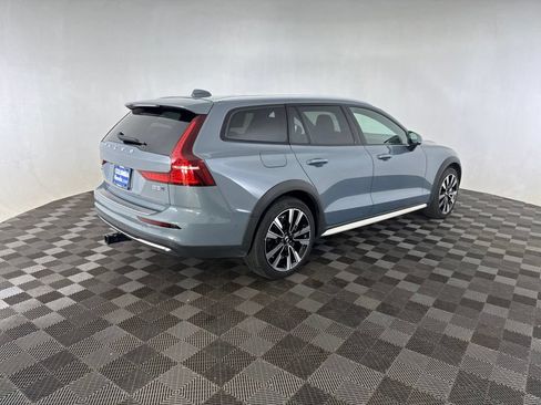 Used 2023 Volvo V60 B5 Cross Country Ultimate AWD/4WD image 7