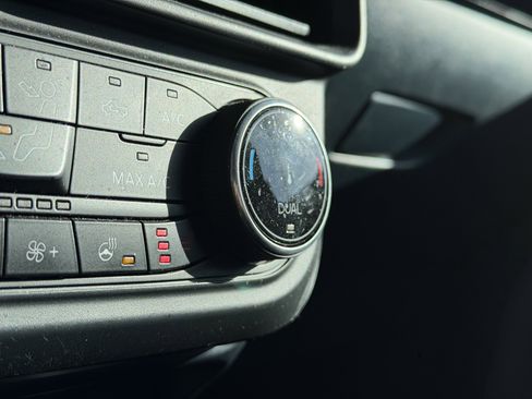 Certified 2024 Ford Maverick Lariat image 3