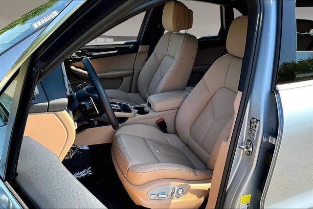 Used 2026 Porsche Macan AWD/4WD image 20