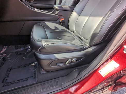 Certified 2025 Jeep Grand Cherokee Limited w/ Black Appearance Package image 19