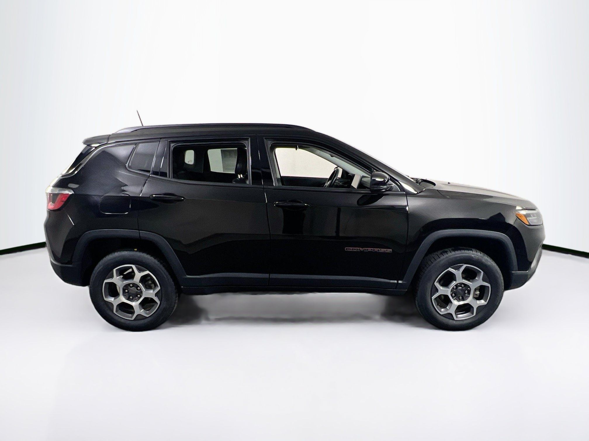 Used 2022 Jeep Compass Trailhawk w/ Sun and Sound Group AWD/4WD image 4