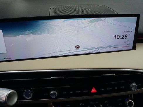 Certified 2026 Genesis GV70 2.5T Select image 9