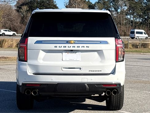 Used 2023 Chevrolet Suburban Premier image 16