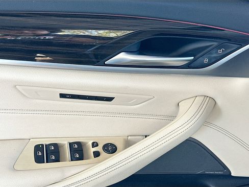 Certified 2023 BMW 540i w/ Premium Package image 18