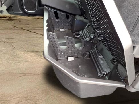 Used 2024 Chevrolet Silverado 1500 LT image 24