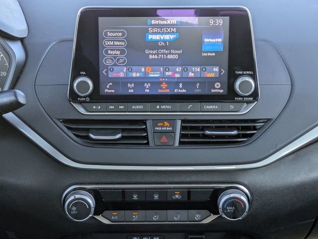 Used 2025 Nissan Altima 2.5 S FWD image 29