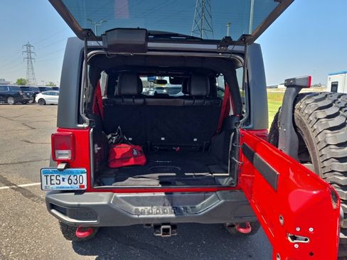 Used 2017 Jeep Wrangler Unlimited Rubicon AWD/4WD image 13