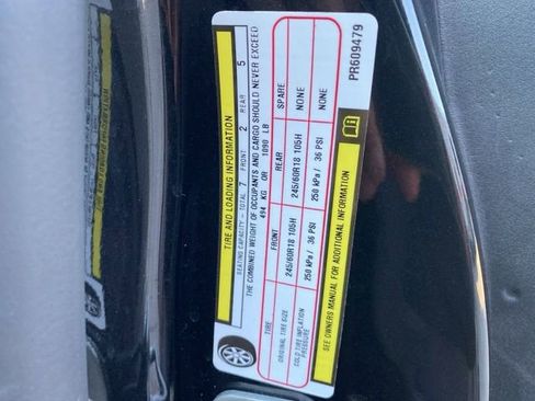 Used 2023 Chrysler Pacifica Touring-L image 25