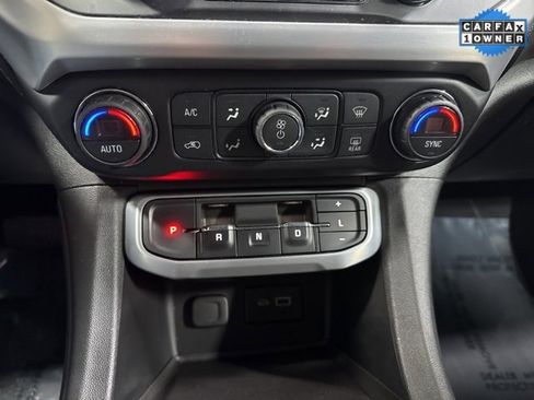 Used 2020 GMC Acadia SLE image 17