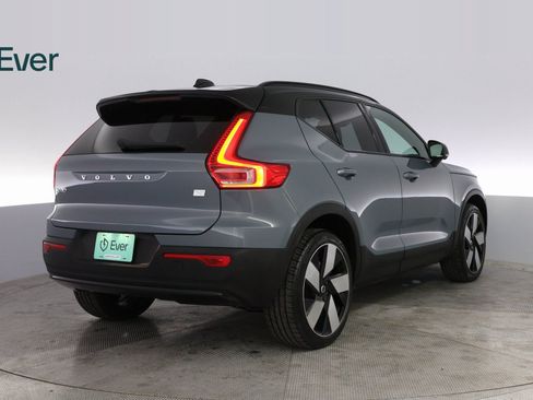 Used 2023 Volvo XC40 Recharge Ultimate image 12