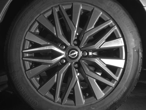Used 2025 Nissan Altima 2.5 SV FWD image 14