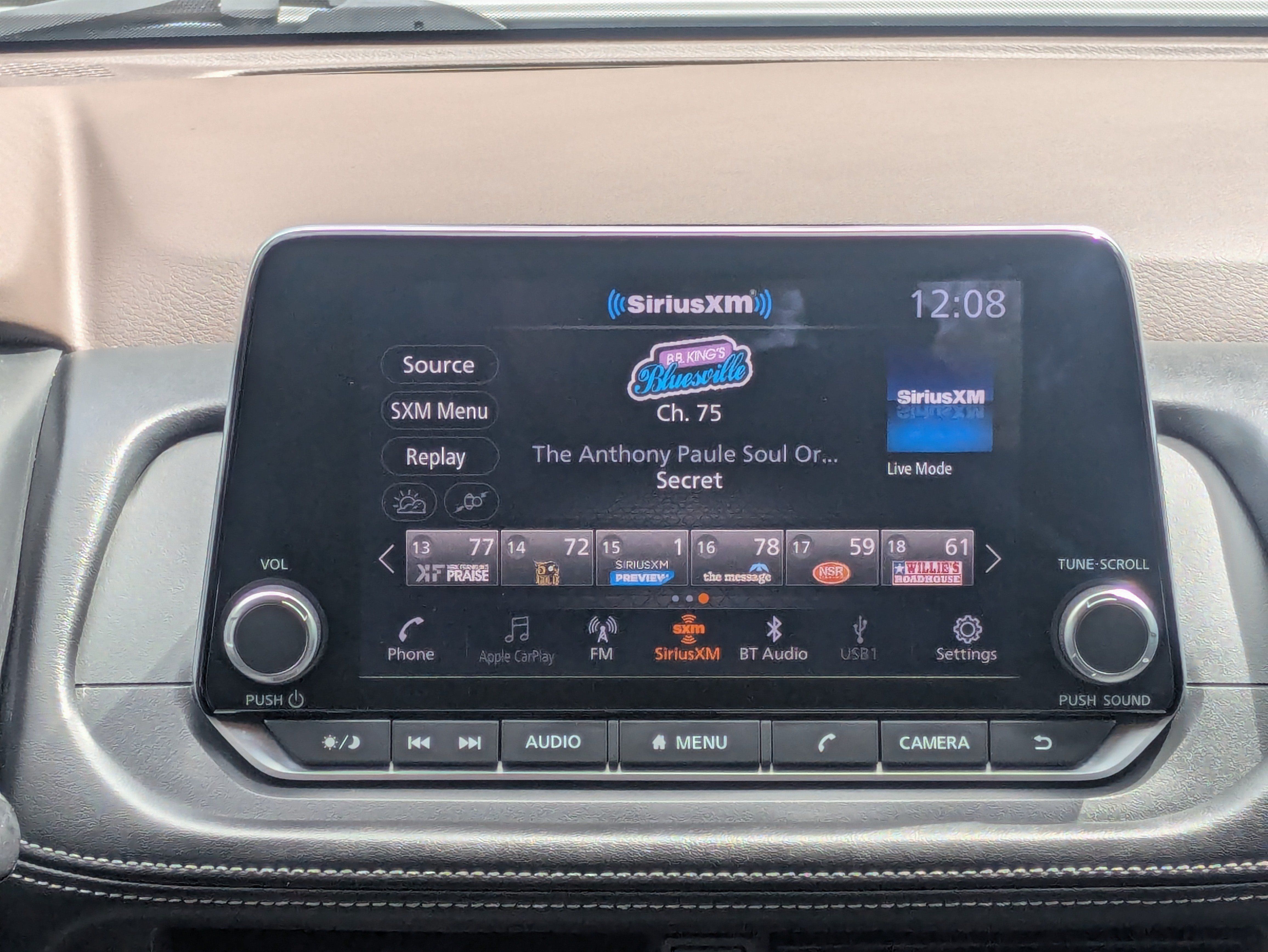 Used 2023 Nissan Rogue SV FWD image 16