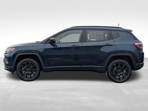 New 2026 Jeep Compass Latitude AWD/4WD image 3