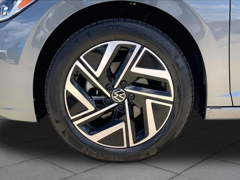 Used 2024 Volkswagen Jetta SEL FWD image 11