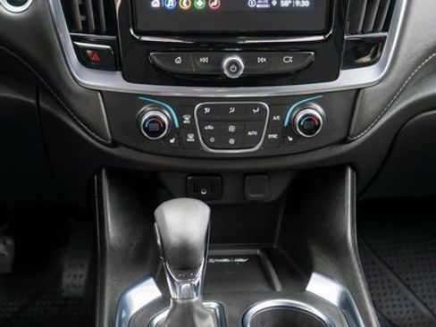 Used 2023 Chevrolet Traverse LT image 18