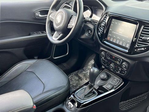 Used 2021 Jeep Compass Limited image 3