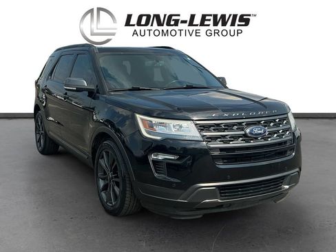 Used 2018 Ford Explorer XLT w/ Equipment Group 202A FWD image 10