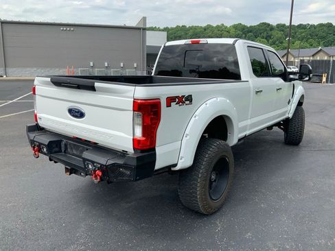 Used 2017 Ford F250 XLT w/ XLT Premium Package AWD/4WD image 14
