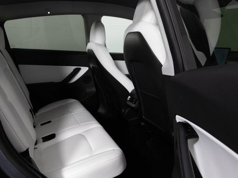 Used 2020 Tesla Model Y Long Range image 38