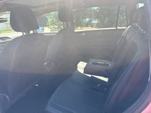 Used 2023 Volkswagen Tiguan SE w/ Panoramic Sunroof Package AWD/4WD image 13