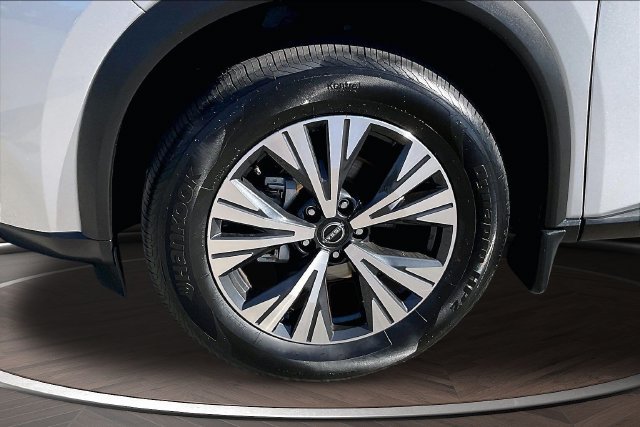 Used 2023 Nissan Rogue SV FWD image 9