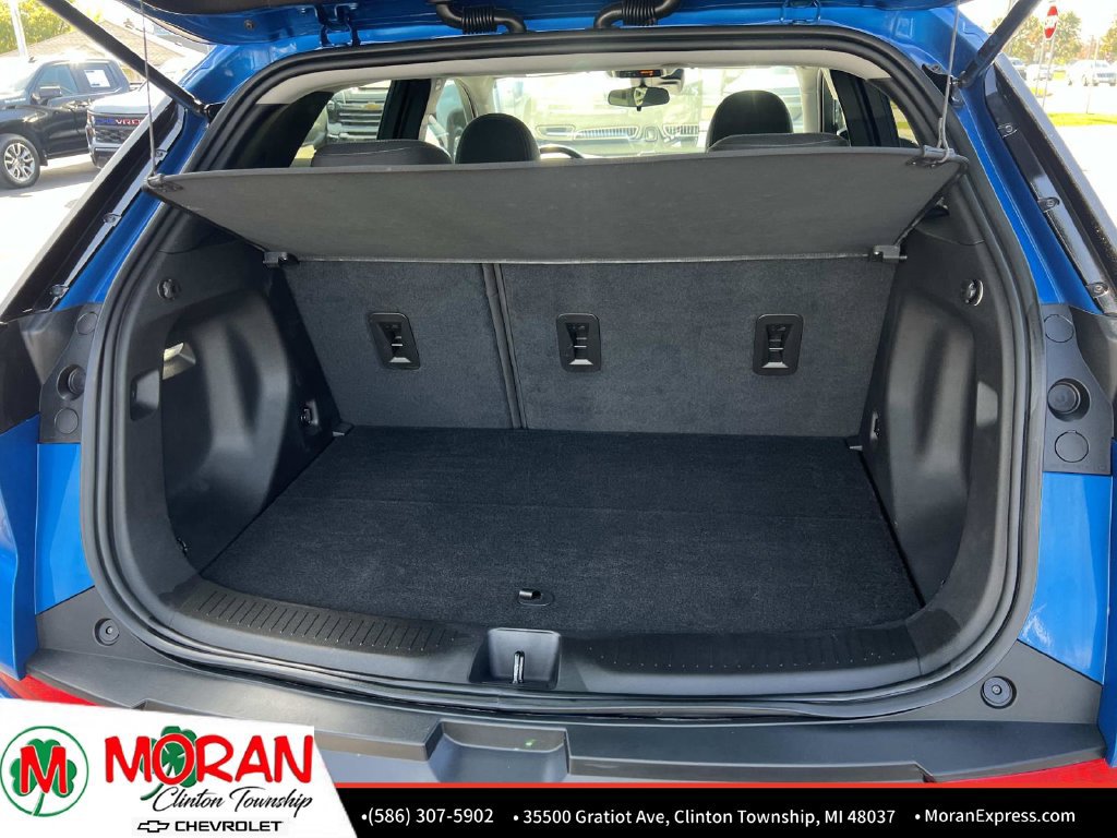 Used 2023 Chevrolet Bolt EUV LT w/ Comfort Package FWD image 13