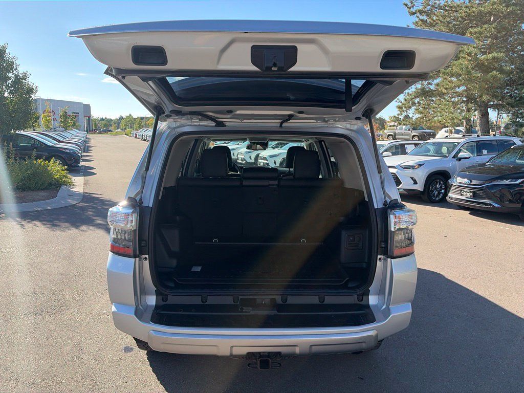 Used 2024 Toyota 4Runner TRD Off-Road Premium w/ Moonroof Package AWD/4WD image 18