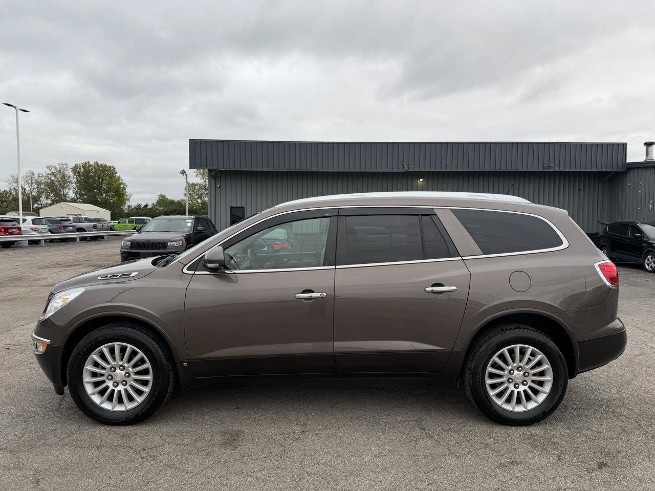 Used 2010 Buick Enclave CX FWD image 4