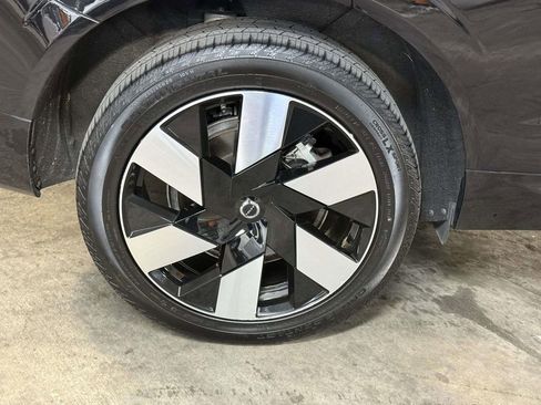 Used 2024 Volvo XC60 T8 Ultimate w/ Climate Package image 13