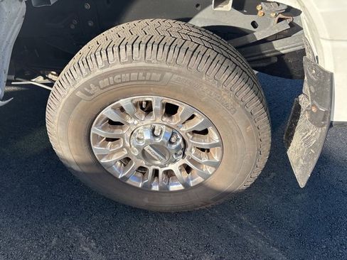 Used 2021 Ford F250 Lariat w/ Chrome Package image 11