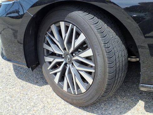 Used 2023 Nissan Altima 2.5 SV FWD image 8