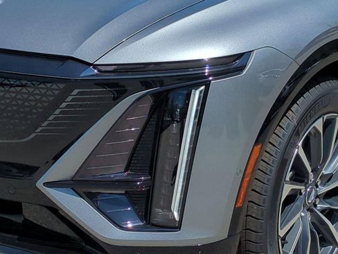 New 2026 Cadillac Lyriq Sport AWD/4WD image 17