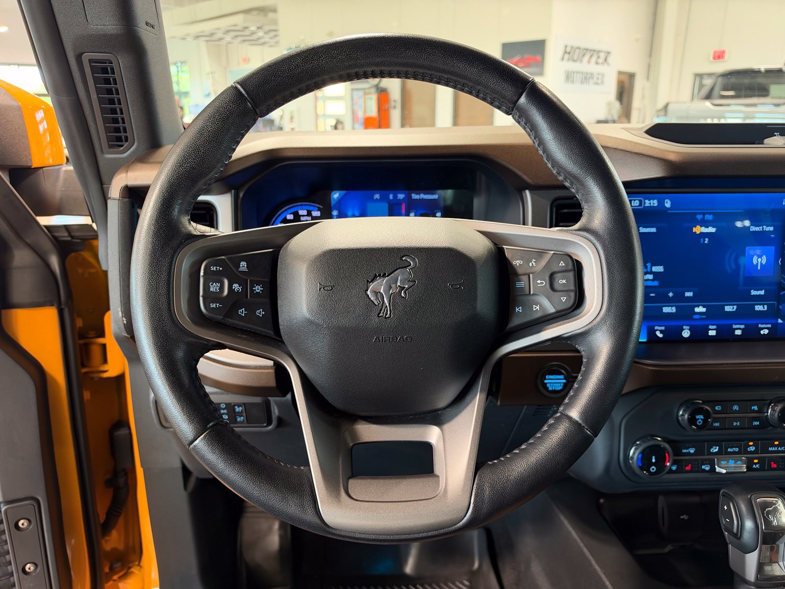 Used 2022 Ford Bronco Outer Banks AWD/4WD image 18