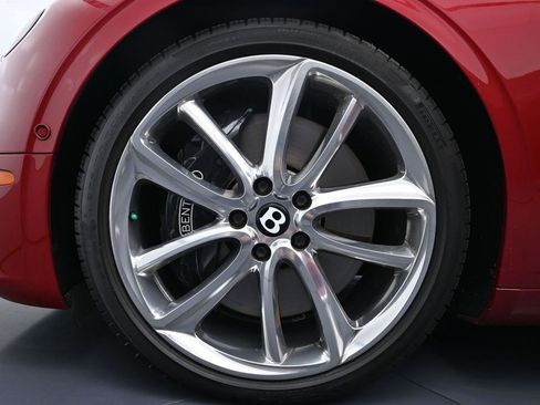 Used 2021 Bentley Continental GT image 25