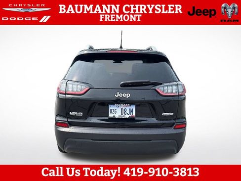 Used 2019 Jeep Cherokee Latitude w/ Popular Appearance Group FWD image 5