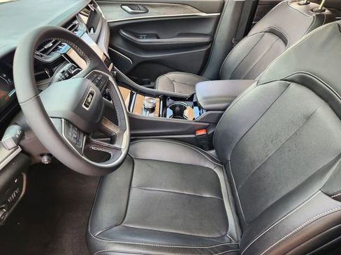 Certified 2023 Jeep Grand Cherokee 4WD 4xe w/ Luxury Tech Group II image 12