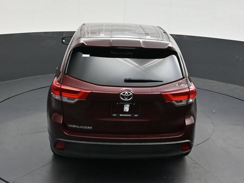 Used 2019 Toyota Highlander LE FWD image 19