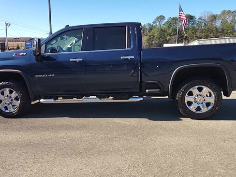 Used 2023 Chevrolet Silverado 2500 LTZ w/ LTZ Plus Package image 16