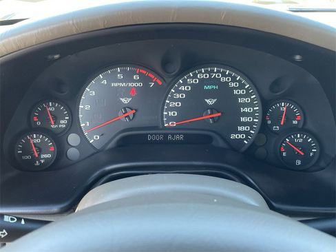 Used 2004 Chevrolet Corvette Convertible w/ Preferred Equipment Group image 24