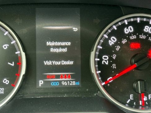 Used 2021 Toyota RAV4 LE w/ Carpet Mat Package (TMS) image 22