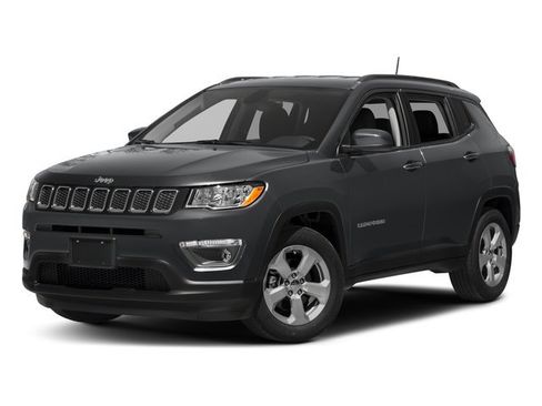 Used 2017 Jeep Compass Latitude w/ Popular Equipment Group AWD/4WD image 4