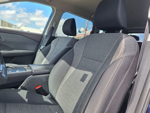 Used 2023 Nissan Rogue SV image 11