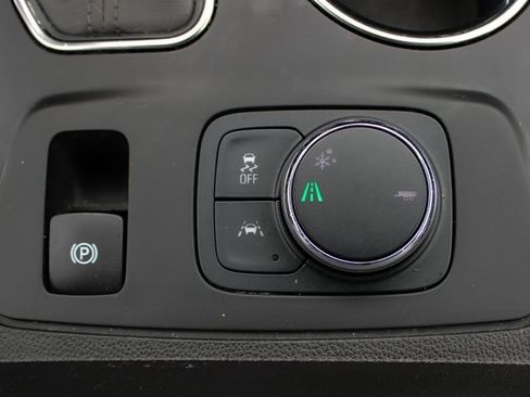 Used 2020 Chevrolet Traverse LT w/ Driver Confidence II Package image 20