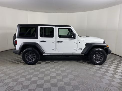 Used 2024 Jeep Wrangler Unlimited Sport AWD/4WD image 6