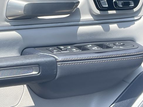 Used 2025 RAM 1500 Tungsten AWD/4WD image 14